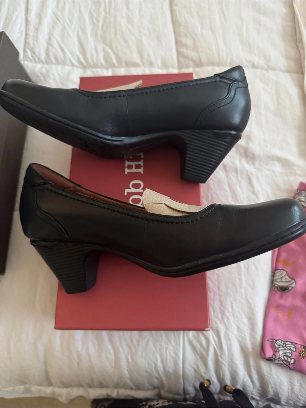 Cobb Hill by New Balance Black Leather Flats with Rounded Toe